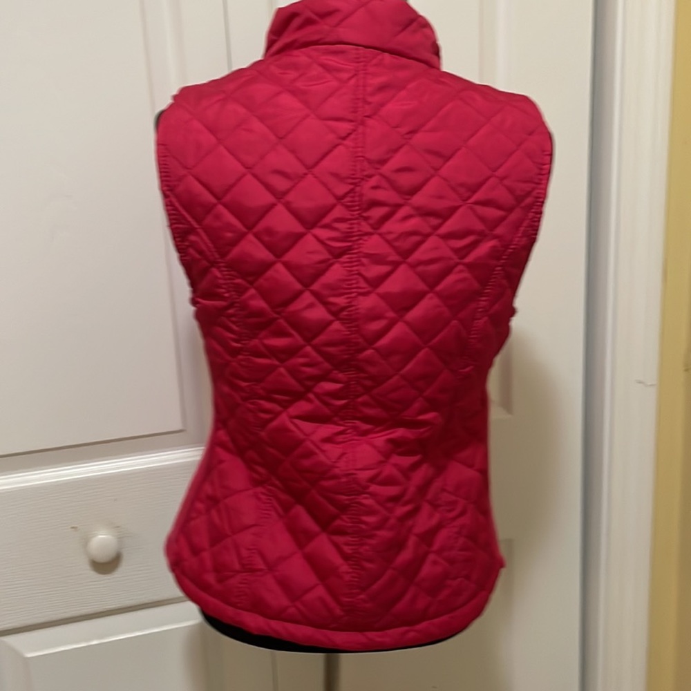 Laura Scott Hot Pink Quilted Vest. Size M, zipper closure & 2 zip pockets - Picture 5 of 8